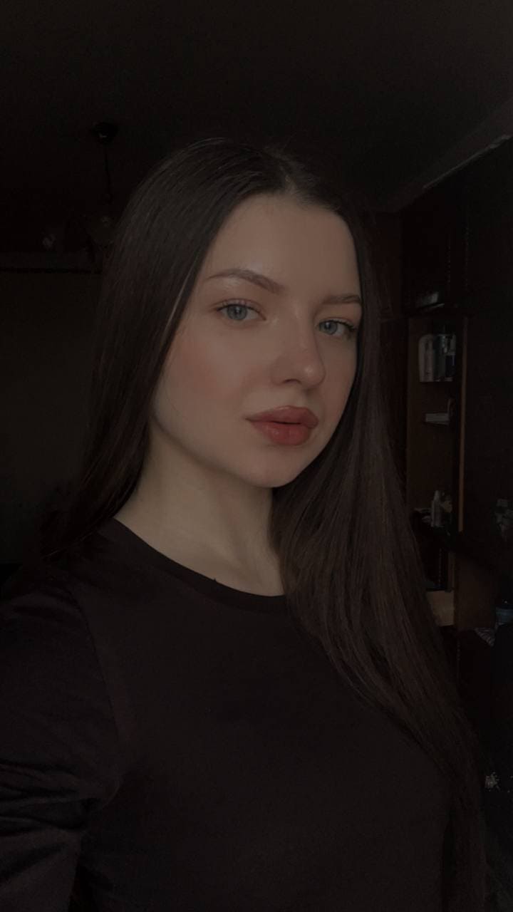 Mia Russell - AI Process Analyst